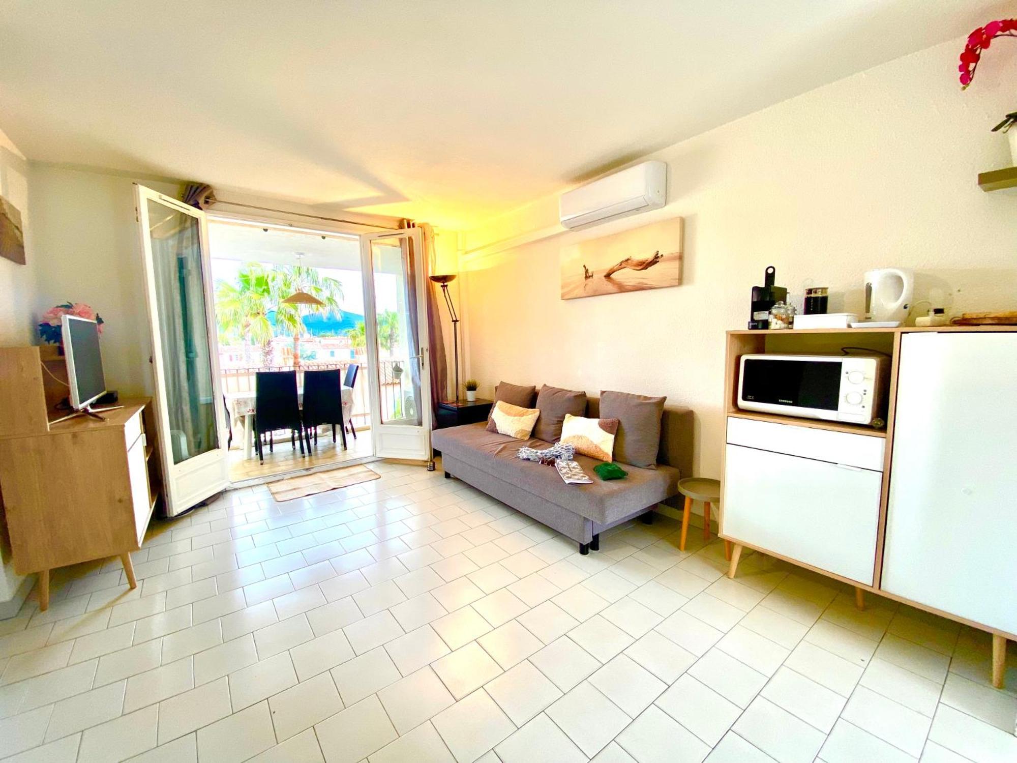 2 Bedrooms, 15 Min Walk To Beach, Ac, Pool & Fiber Internet In A Quiet, Private Gated Domain 5Kms To St Tropez كوغولين المظهر الخارجي الصورة